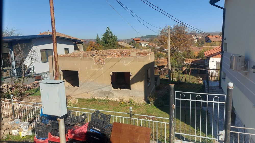 ЕКСКАВА ЕООД Мини Багер 3т. и Самосвал Перник,София,Брезник,Дупница.Надеждност и Коректност