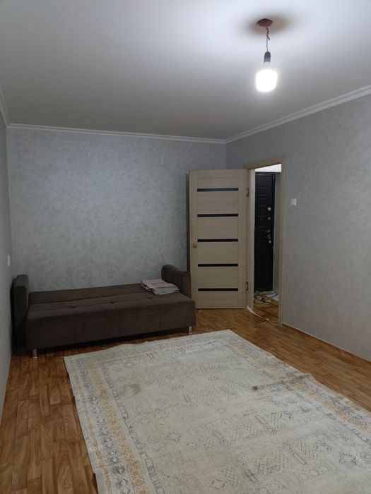 3-мкр 32-дом 1-қатар 1-бөлме сатылады.