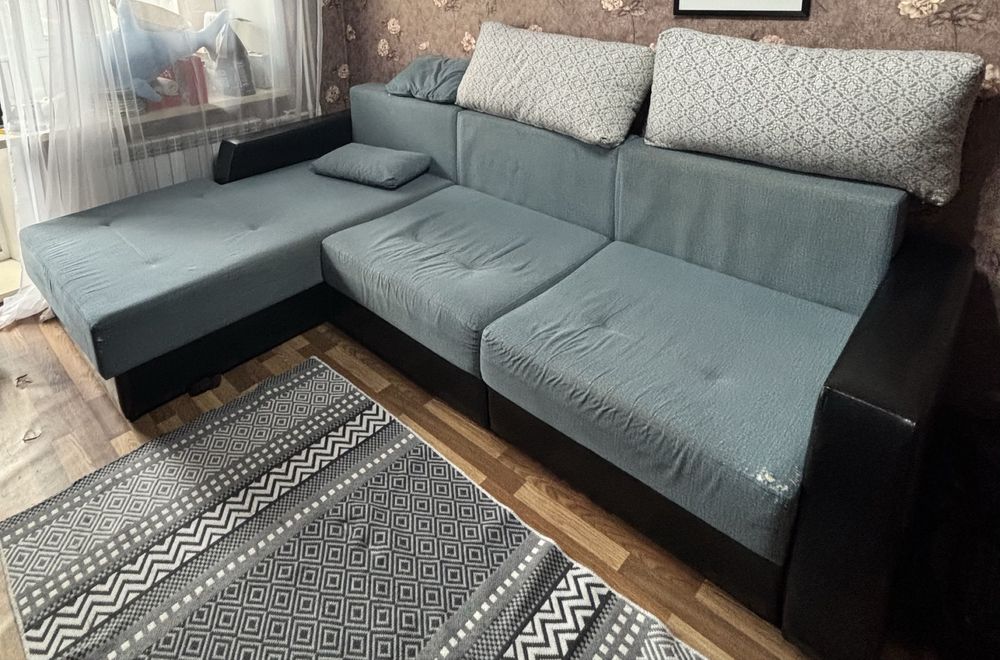 Продам угловой диван.