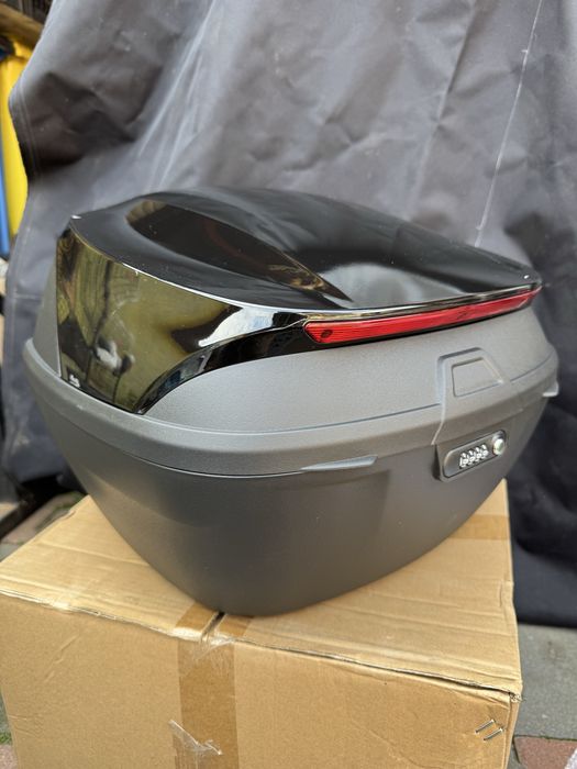 Portbagaj TOP CASE moto scuter ATV negru gri