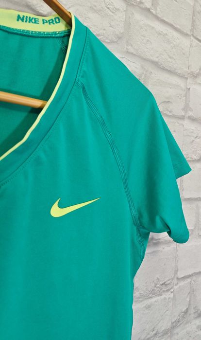 SALE % NIKE Pro Оригинална дамска спортна тениска размер М