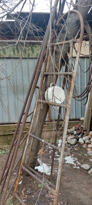 Лестницы из железа