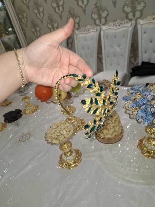 Kelinlar uchun sarpaga ansambl kŏylak va abadok komplekt.