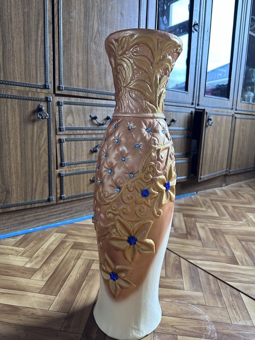 Продам вазу большую