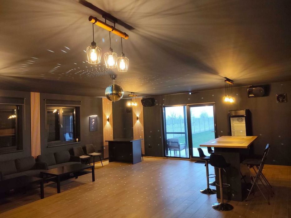 Casa de petreceri, vila de inchiriat pentru evenimente private