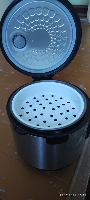 Мультиварка  почти новый