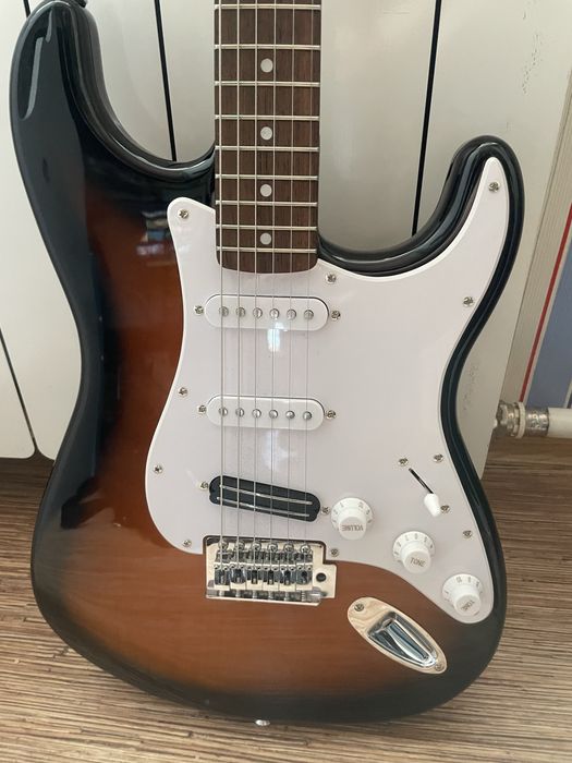 Гитара Squier stratocaster