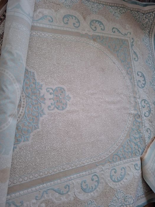 Сандық, кілем, төсек орын сатылады