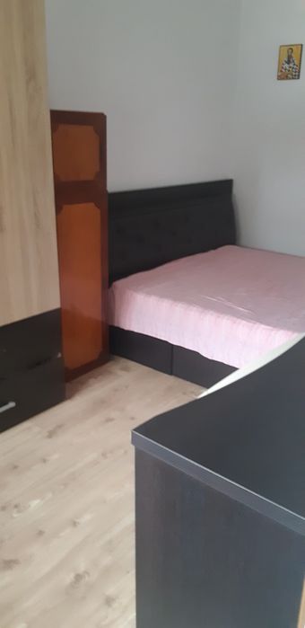 Apartament cu 4 camere, de vânzare