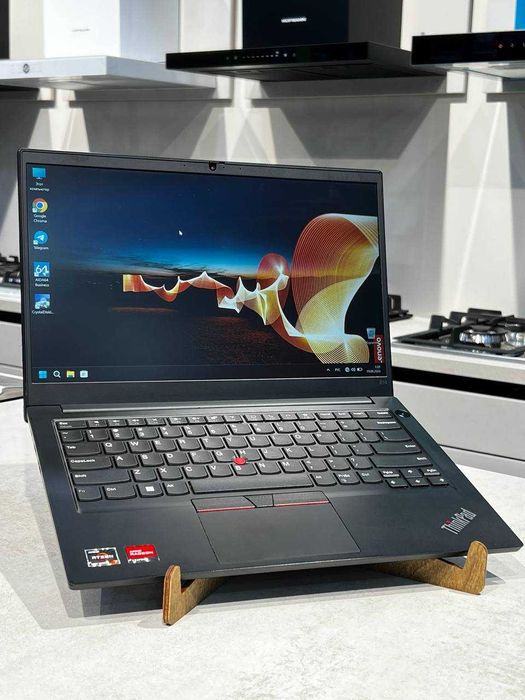 Lenovo Thinkpad E14 Amd R7-5700U DDR4 8GB SSD 512GB 14'0 FHD Ips
