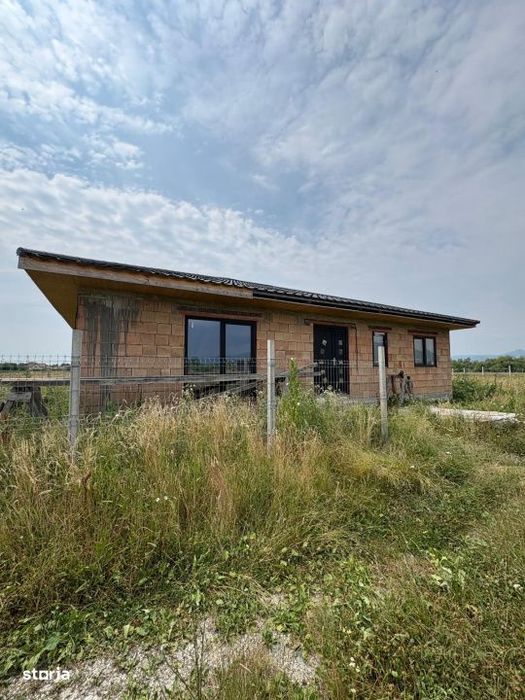 Casa individuala, 120 mp utili, teren 700 mp, 3 dormitoare, zona Recea