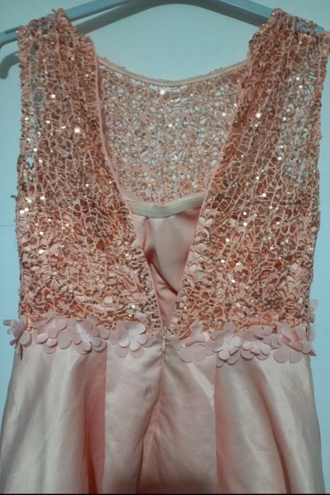 Rochie de ocazie cu fermoar la spate  si captuseala interioara masura XL noua fara eticheta