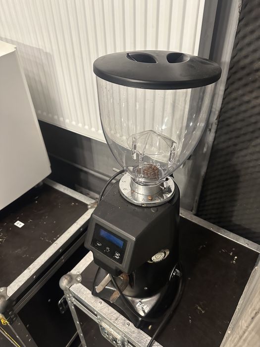Râșniță espresso italiano, Espressor profesional REGINA