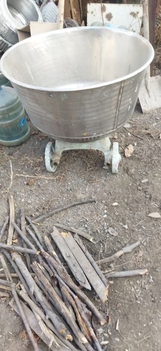 Тестомесильная машина