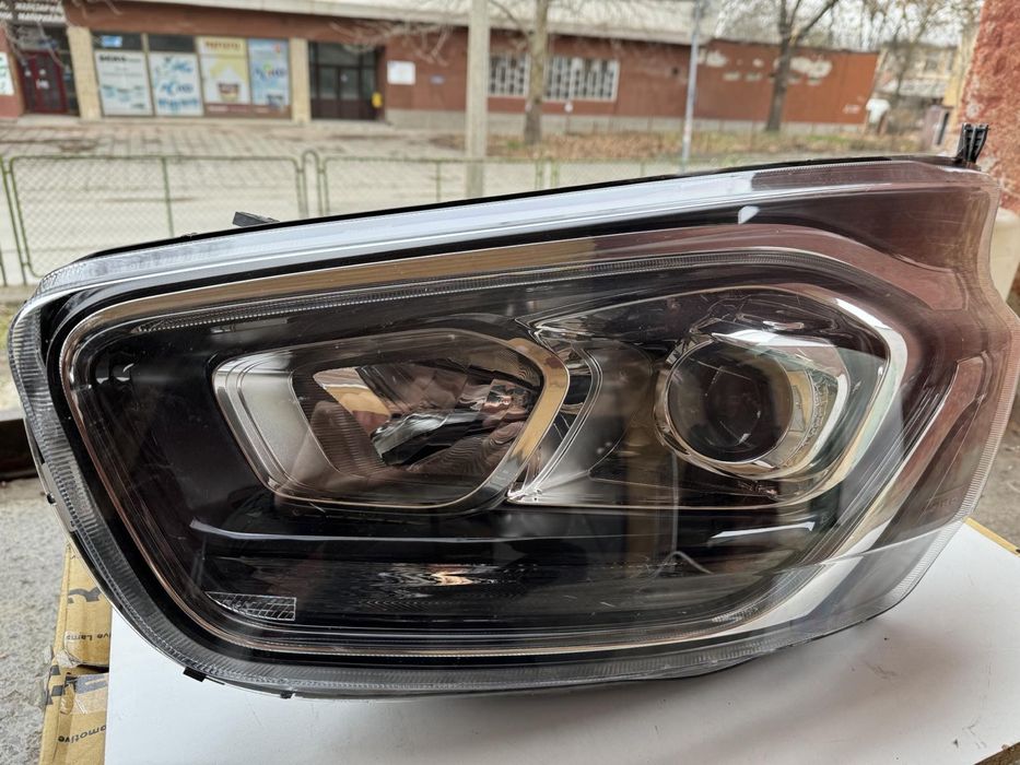 Фар за Форд Транзит Кустом/Ford Transit Custom