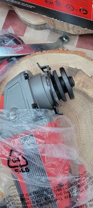 Polizor unghiular Milwaukee