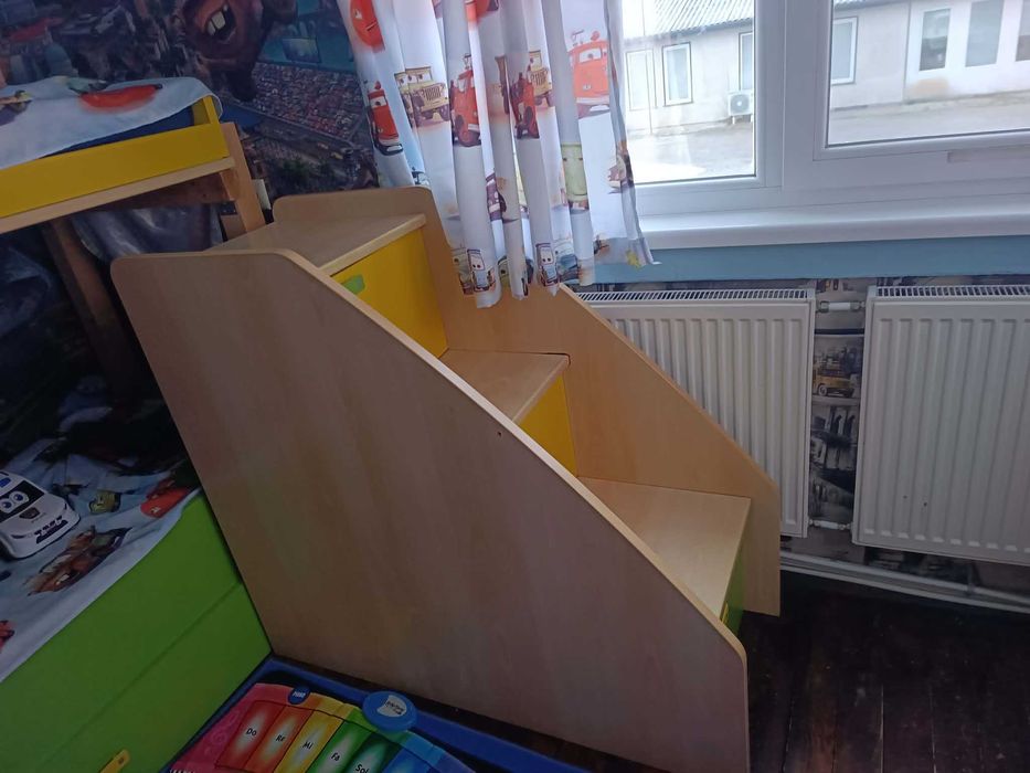 Двуетажно креватче