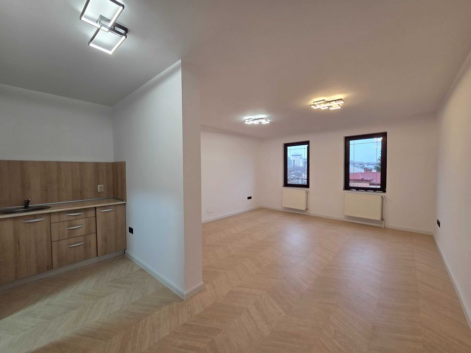 Inchiriere clădire de birouri 200 mp, curte privată, acces independent – ultracentral în Ploiești - langa Colegiul Ion Luca Caragile