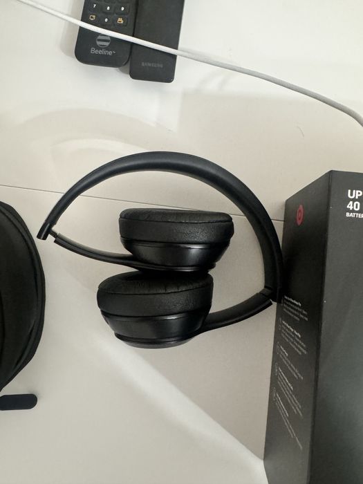 Беспроводные наушники Beats