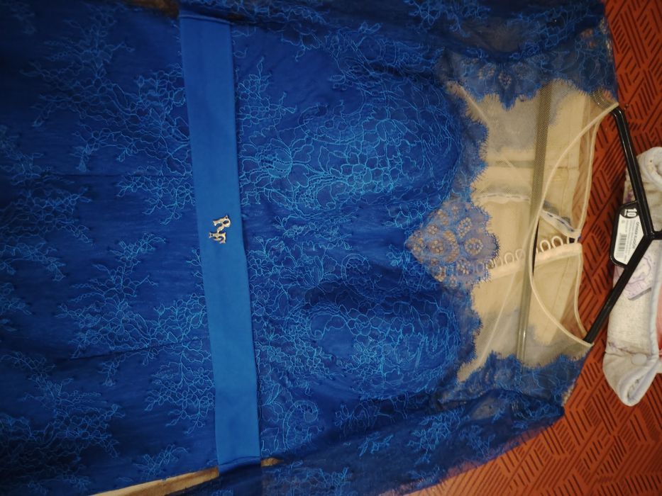 Официална рокля или бална рокля