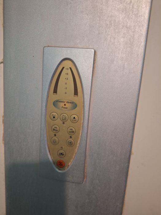 Душевая кабина угловая