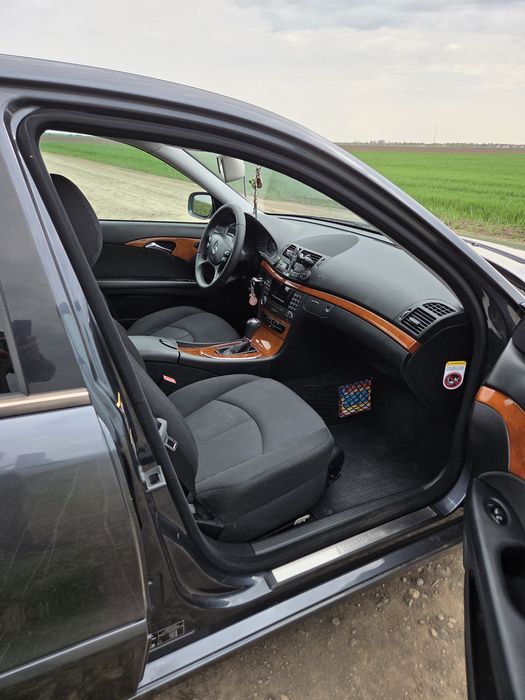Mercedes Benz E 220 w211