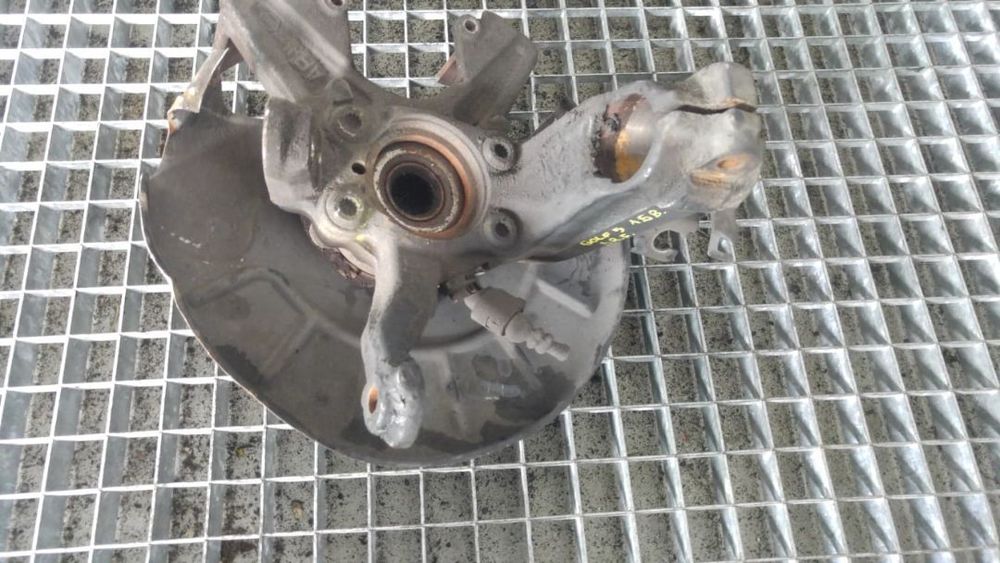 fuzeta dreapta fata vw golf 5 1.6 b