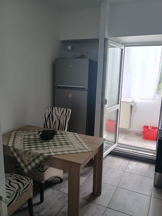 Apartament 2 camere, spațios zona Piata Centrala