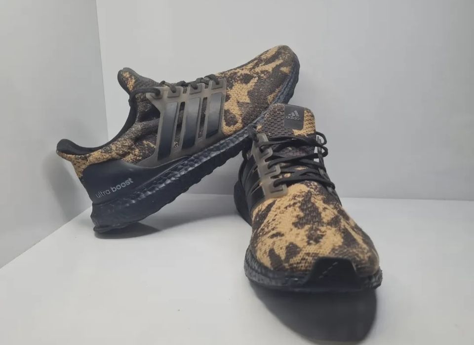 Маратонки Adidas UltraBoost Camo

Носени ,но в отлично състояние. 

Размер 45 1/3 стелка 29 см.

Цена 50 евро.