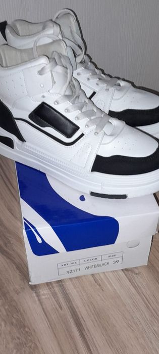 Încălțăminte unisex Nr 39/40lei