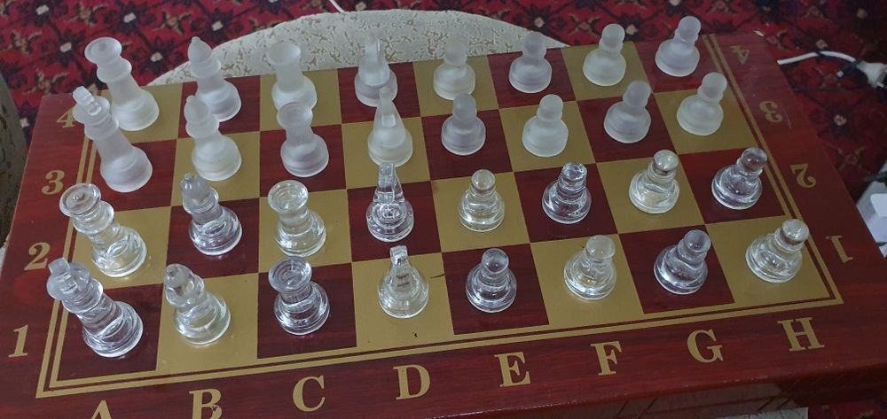 Продам шахматы 2 комплекта