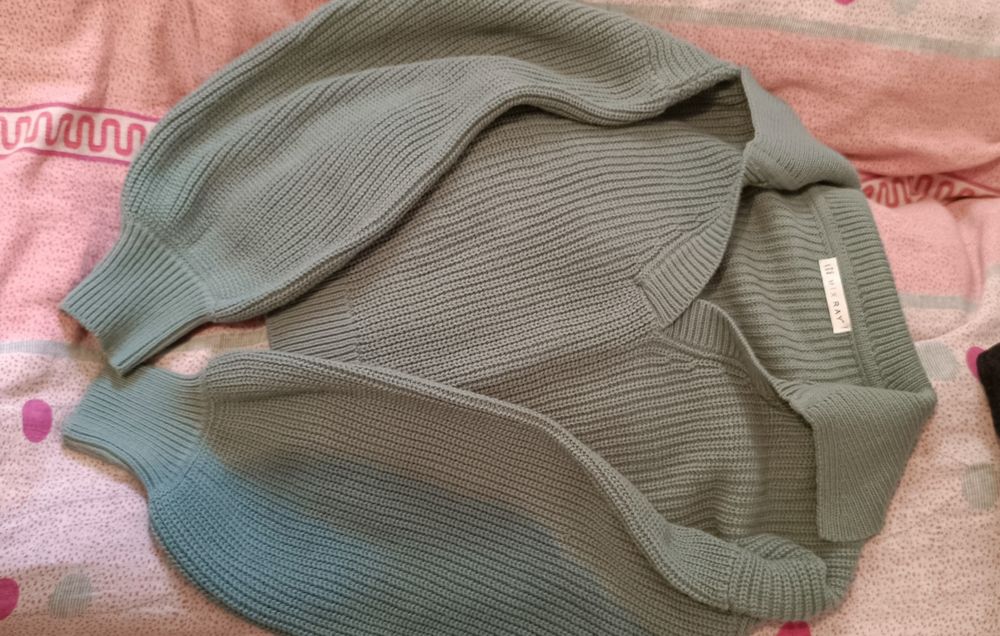 Женские вещи .На девушек