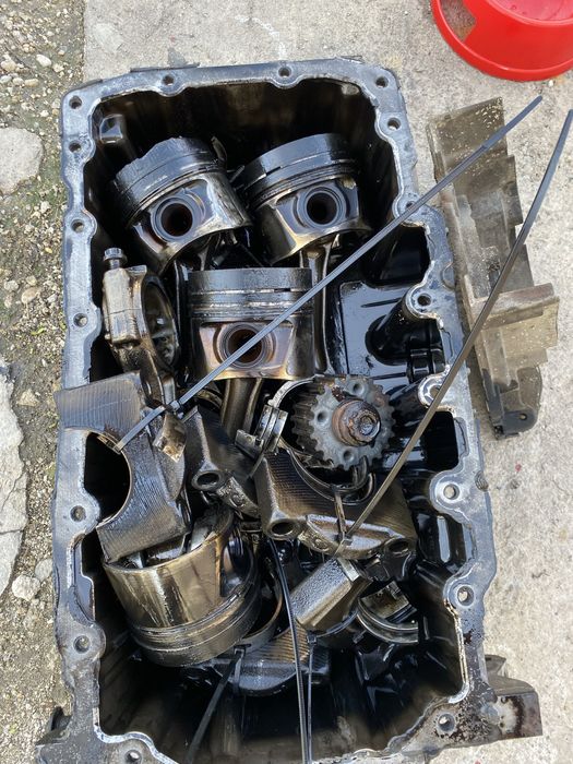 Vibrochen pistoane baie 2.0 tdi cbb audi vw