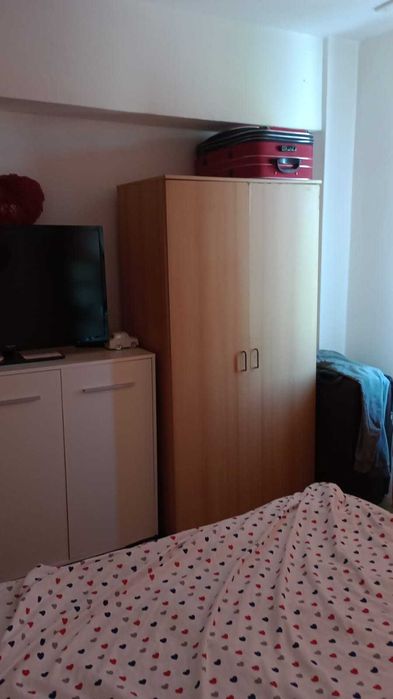 Vind in Tirnaveni Mureș apartament cu 2 camere decomandat in zona Victoriei  preț 42000€ zonă foarte bună!!!