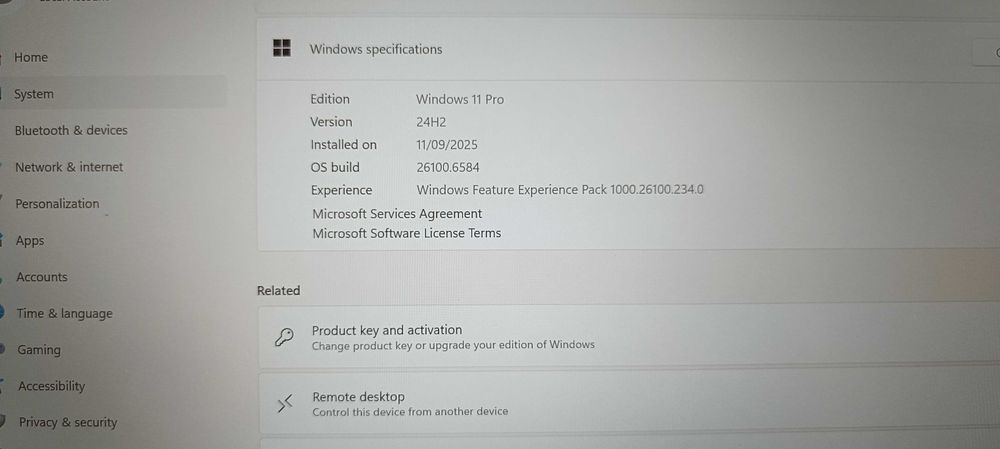 Продавам лаптоп Dell Latitude 7320 i-5