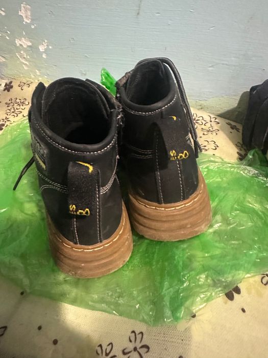 Bolalar oyoq kiyimlari