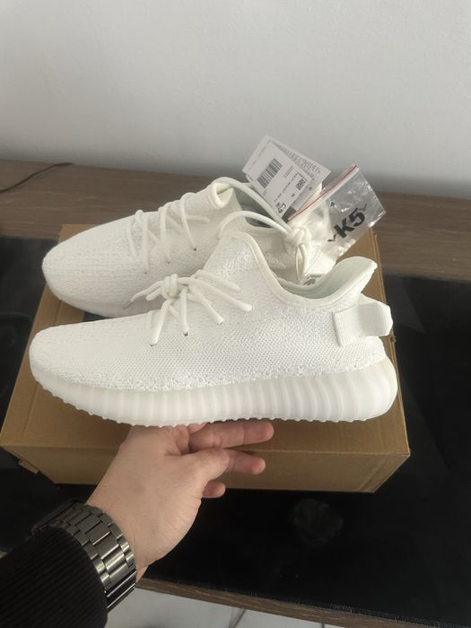 Yeezy 350 v2    Noi