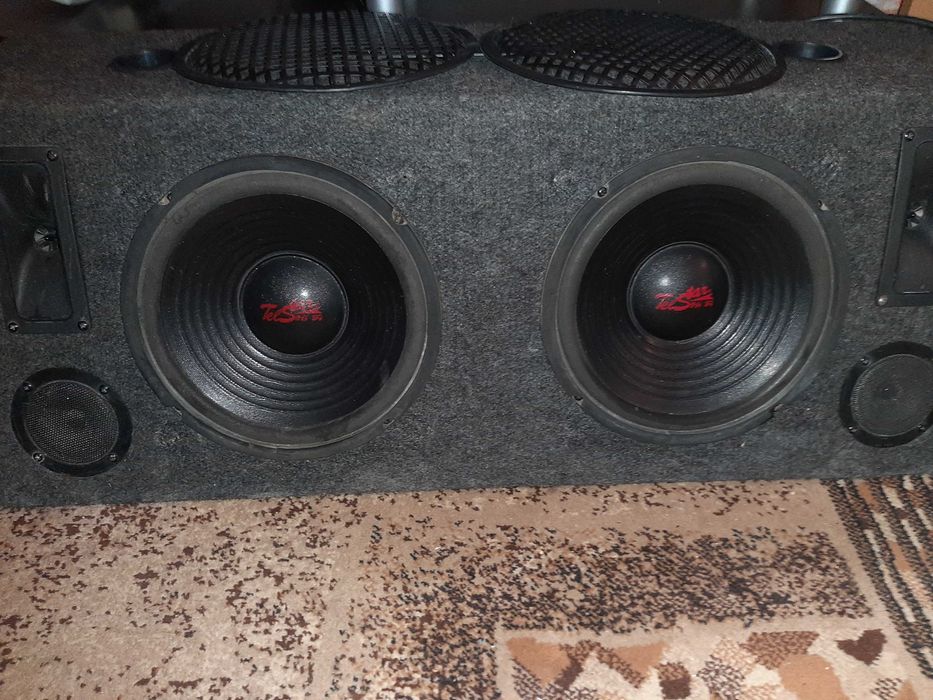 Суббуфер (баскаса) за кола