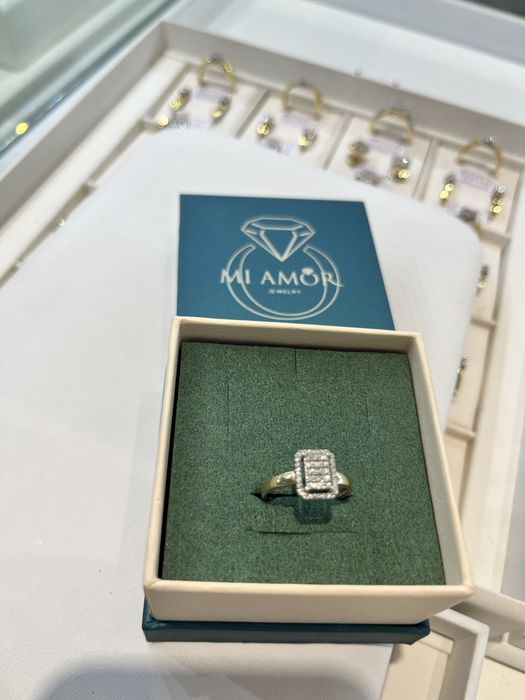 Продам бриллиантовое кольцо