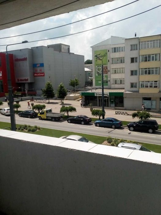 Inchiriez apartament in centru