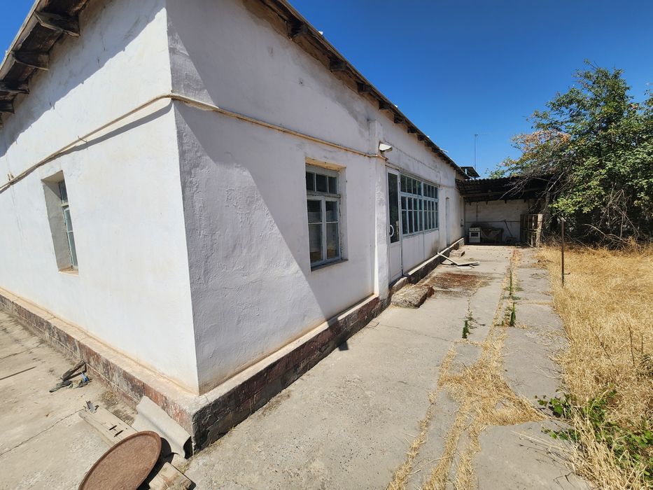 Уй   сотилади  18 сотик   нархи  48000