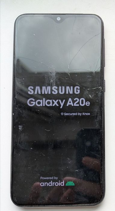 Telefon cu ecran spart Samsung A20e, perfect functional