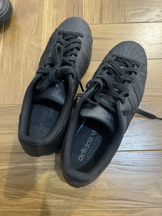 Продам кроссовки оригинал Adidas