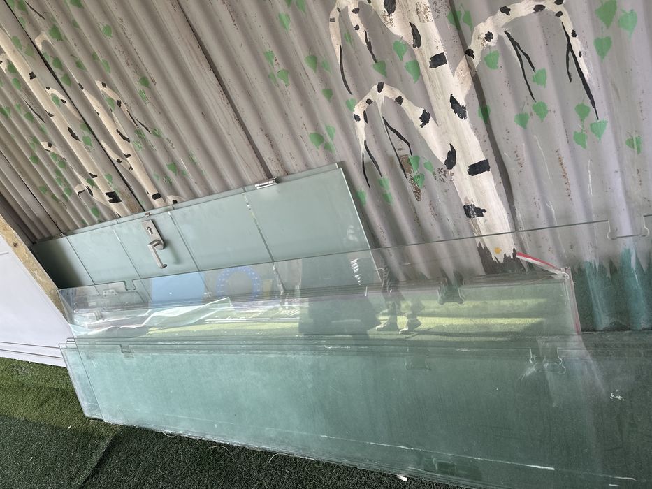 Продам стеклянную перегородку