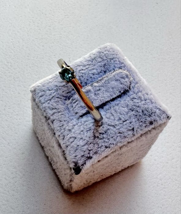 Inel solitar Christ Aur alb 14k cu diamant verde, pret fix
