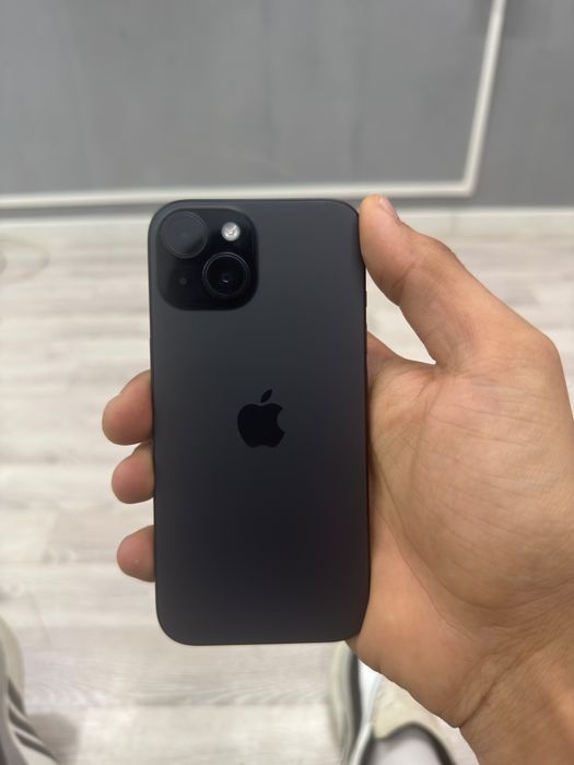iPhone 15.