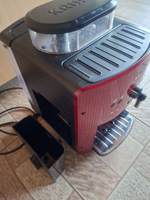 Espressor automat Krups Essential EA810770.