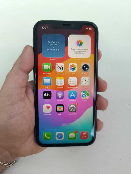 Продам iphone 11 в отличном состоянии, на 2СИМ без трещин все работает
