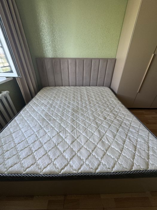 Продам спальный гарнитур