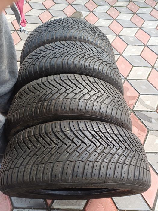 Vând 4 anvelope de iarna 205 55 r16 CONTINENTAL și  VREDESTEIN 2021
